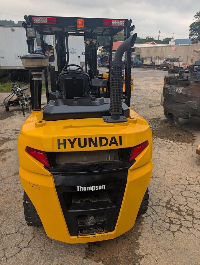 Used 2025 HYUNDAI 40D-9