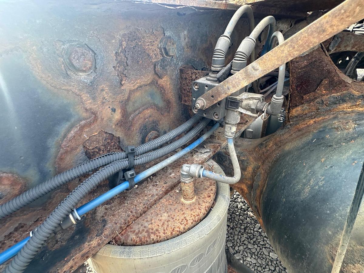 Used 2012 FREIGHTLINER Cascadia 125