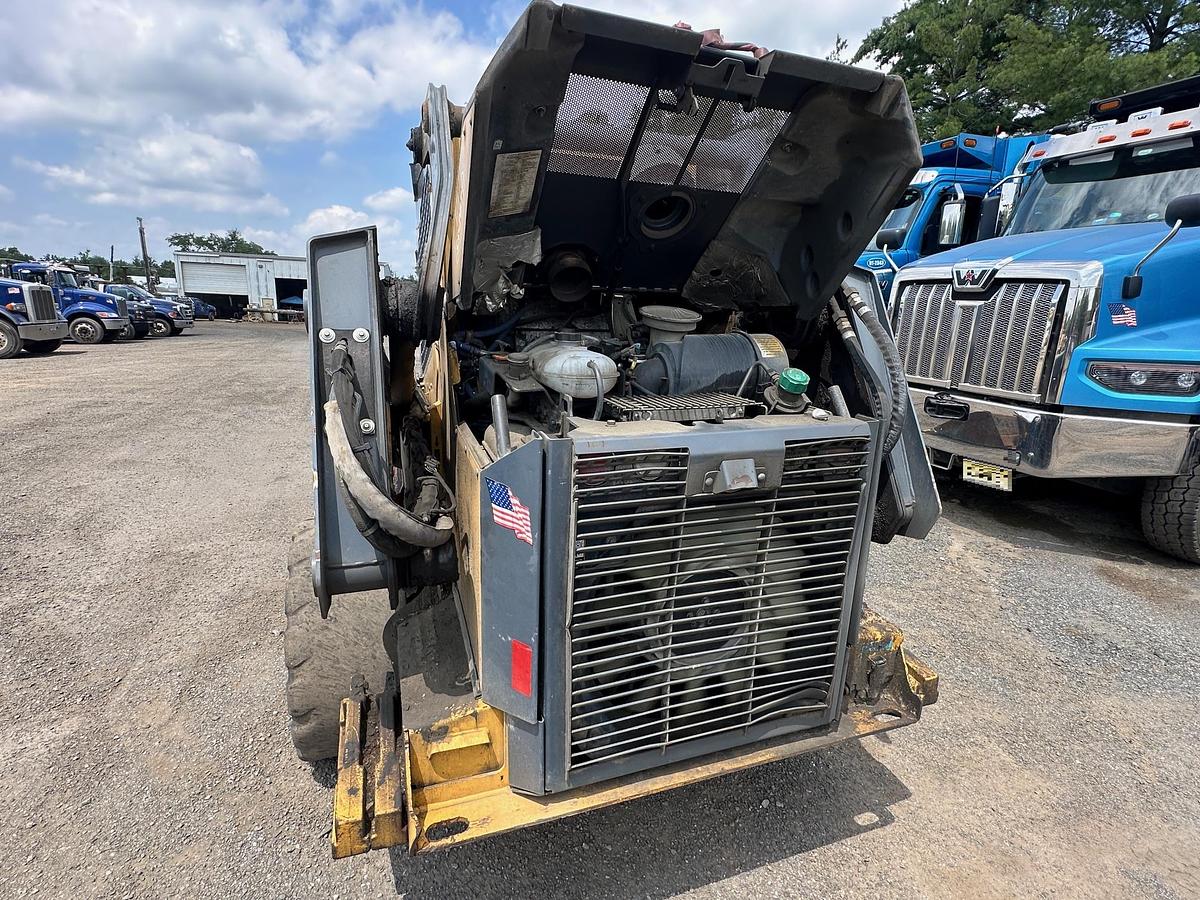 Used 2018 DEERE 332G