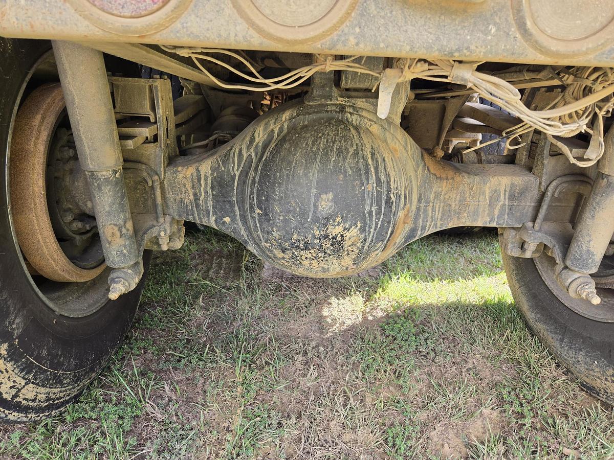 Used 2005 FREIGHTLINER FLD 120