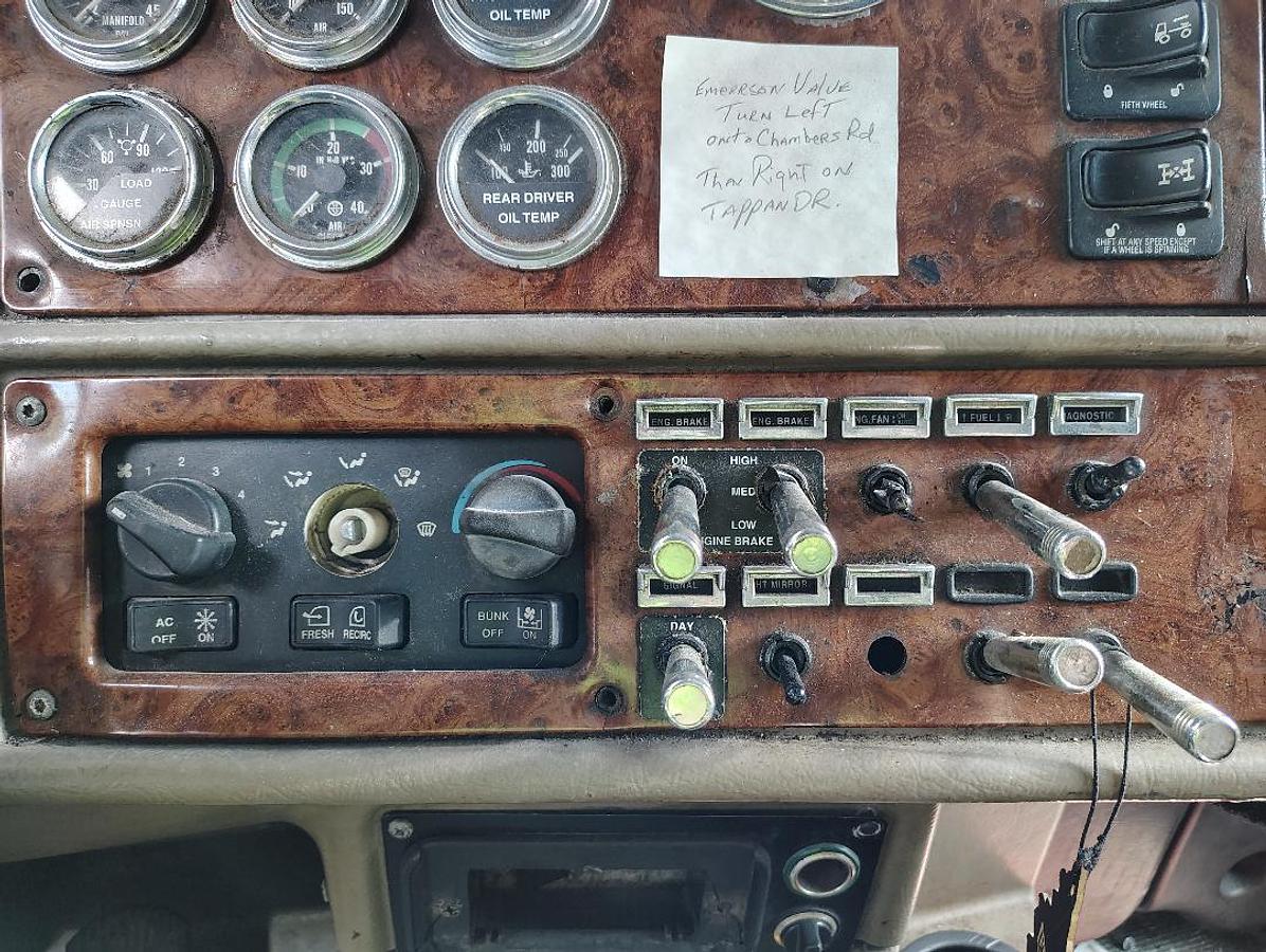 Used 2002 PETERBILT 379