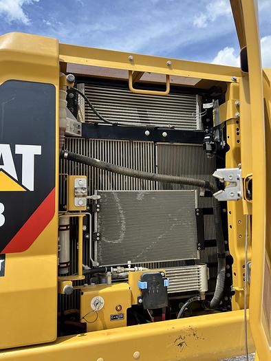 Used 2018 CATERPILLAR 323
