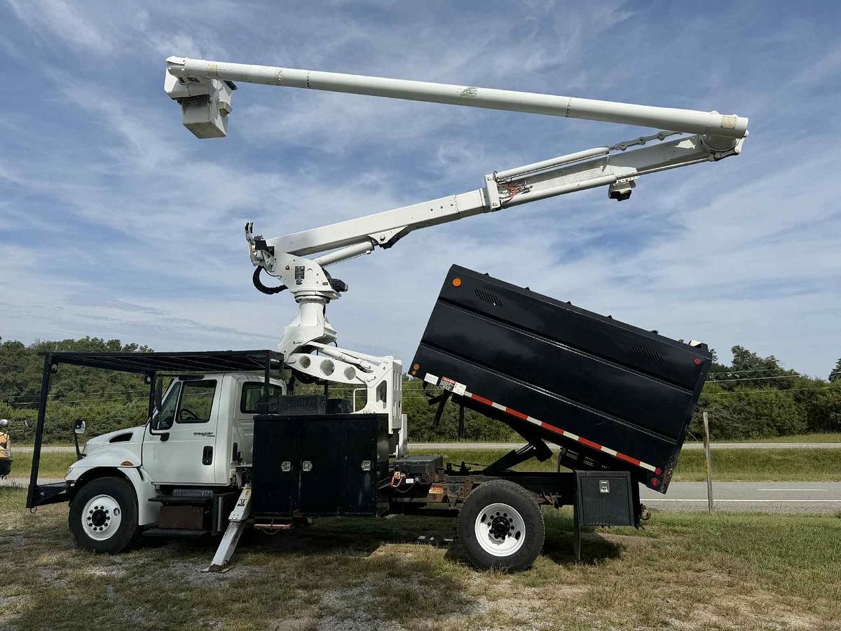 Used 2011 INTERNATIONAL 4300 Chipper Dump
