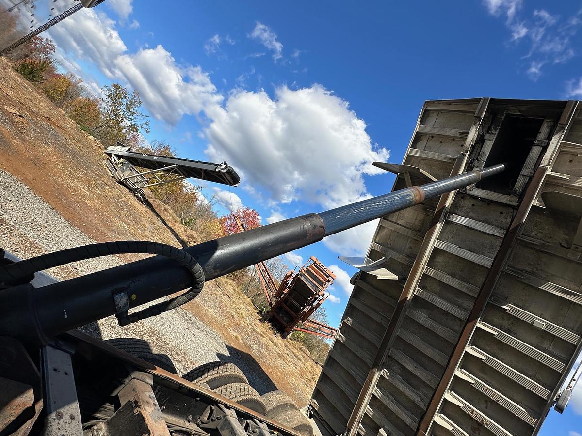 Used 2016 PETERBILT 365