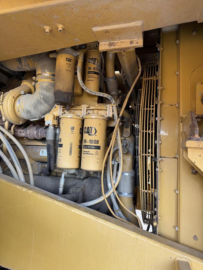 Used CATERPILLAR 775E