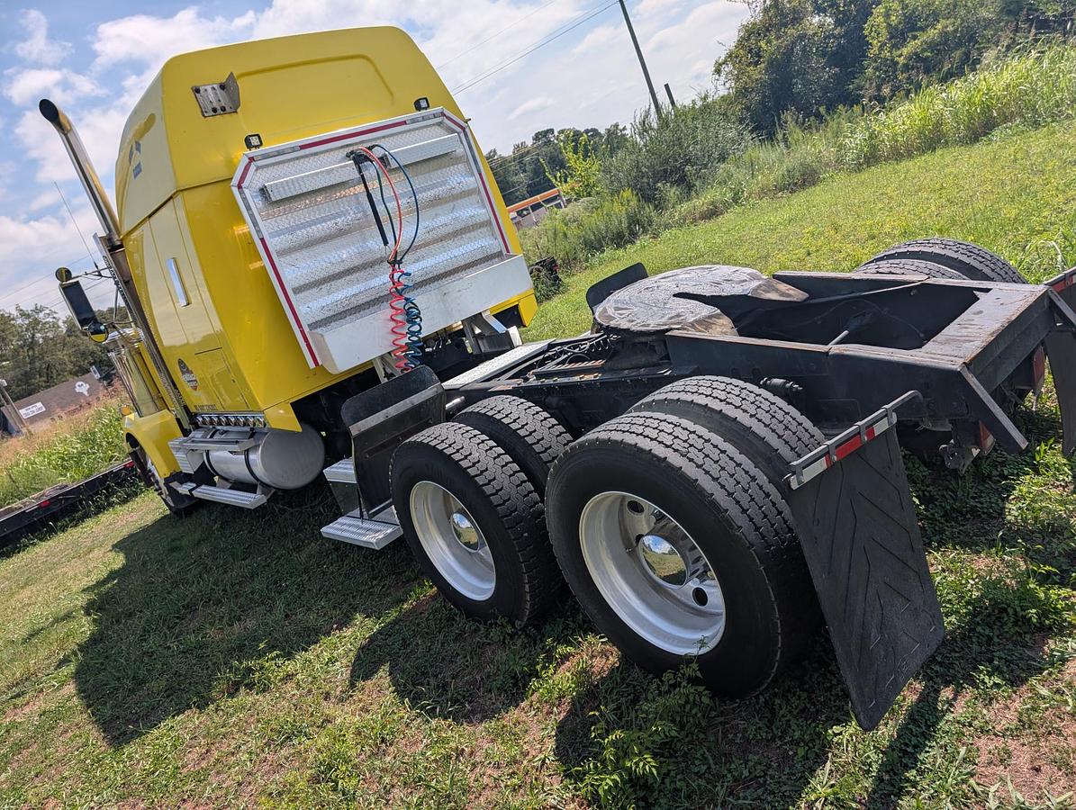 Used 2004 WESTERN STAR 4900