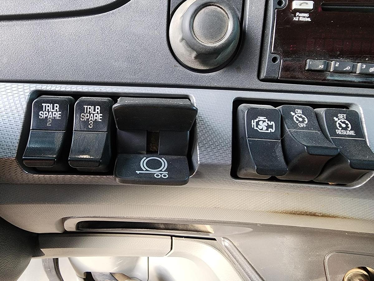 Used 2021 KENWORTH T880