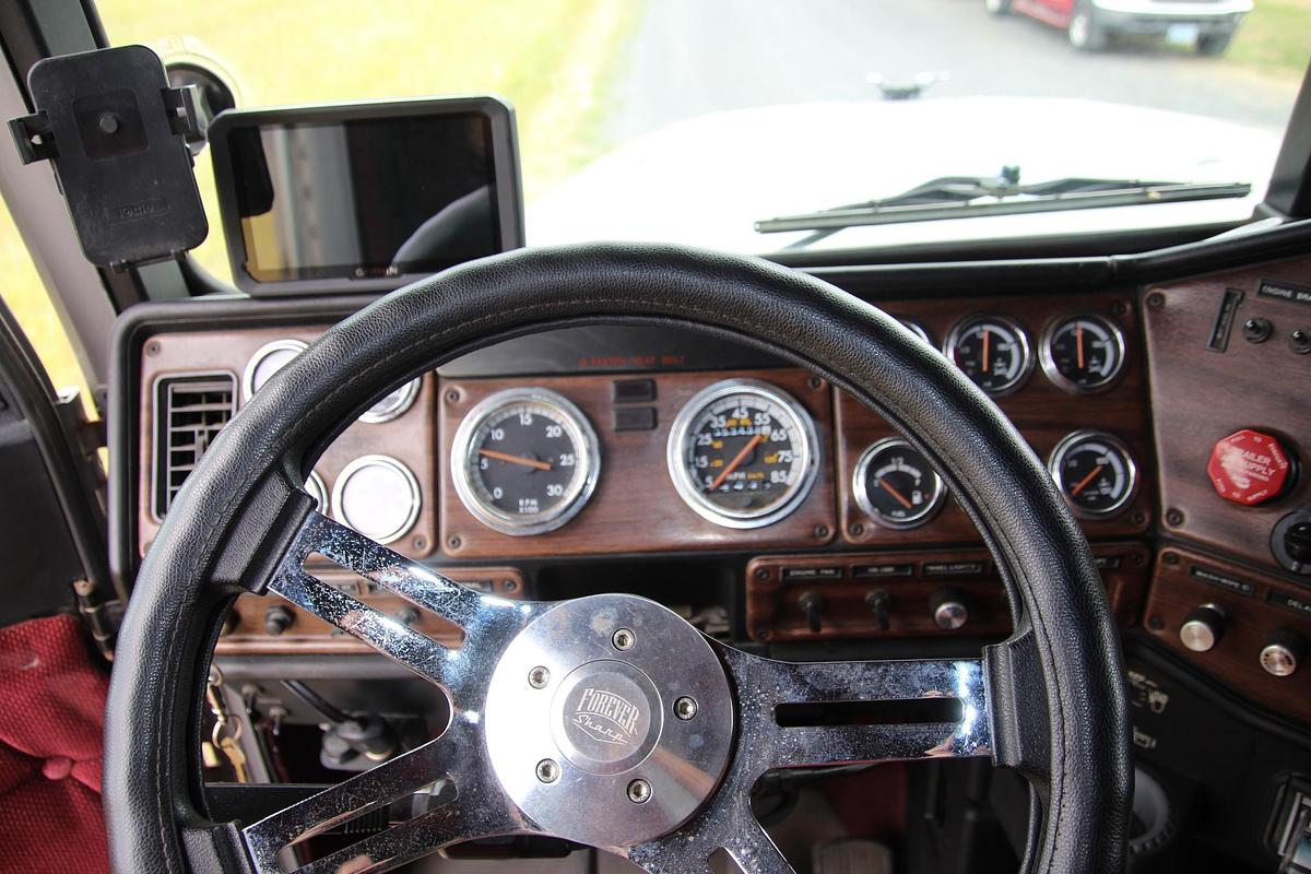 Used 1995 FREIGHTLINER 120