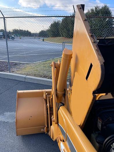 Used 2003 CASE 570M XT