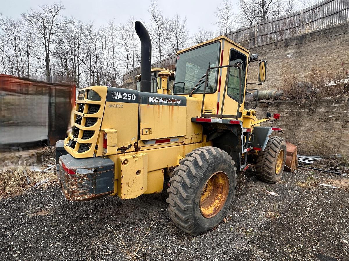Used 2002 KOMATSU WA250-3