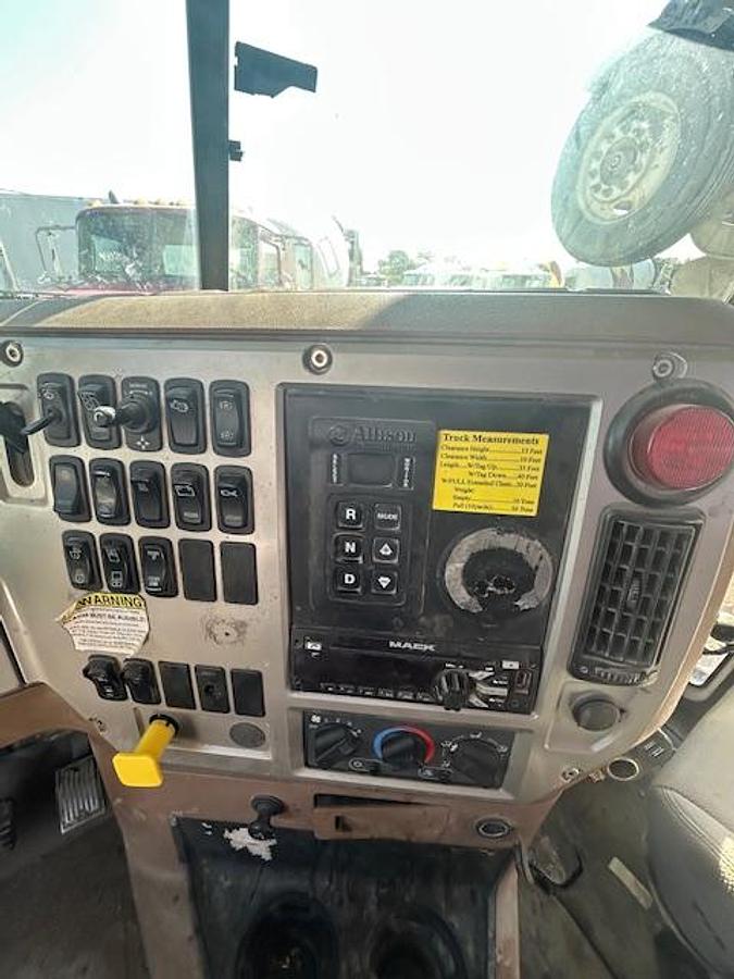Used 2016 MACK GU713