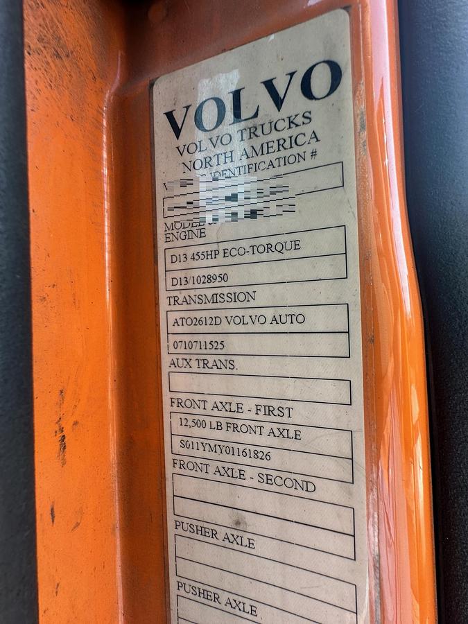Used 2014 VOLVO VNM64T