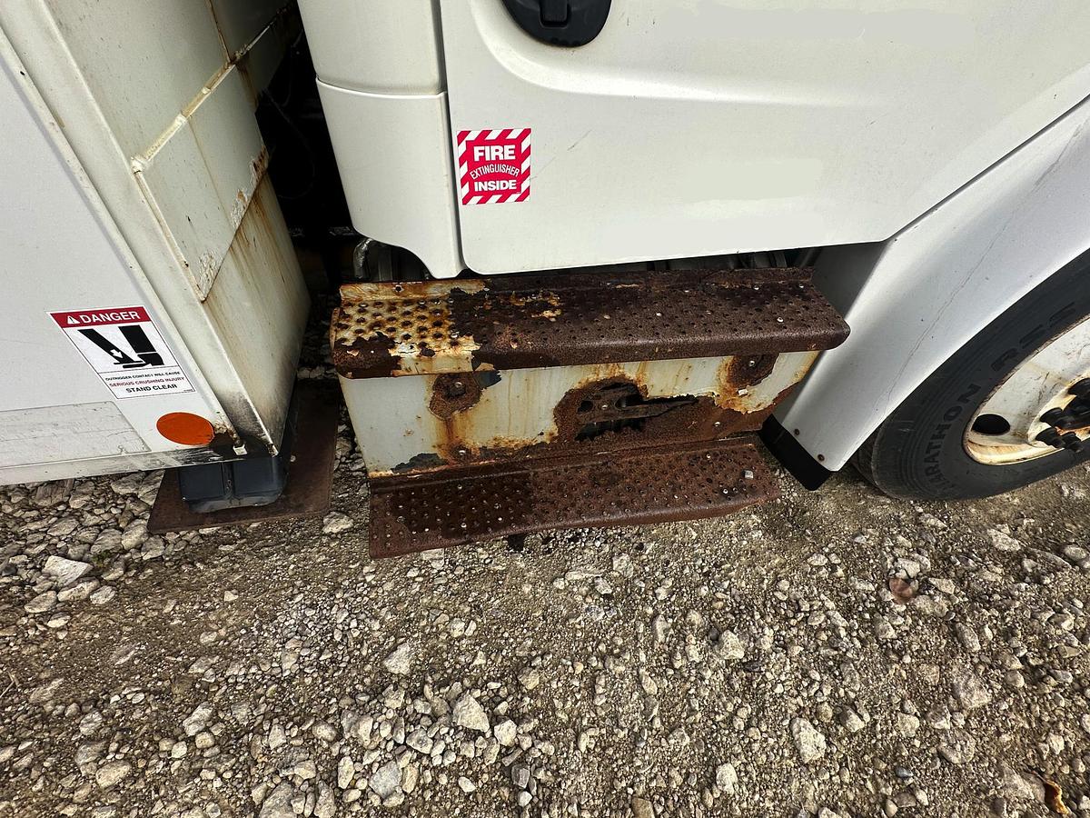 Used 2017 FREIGHTLINER M2 106