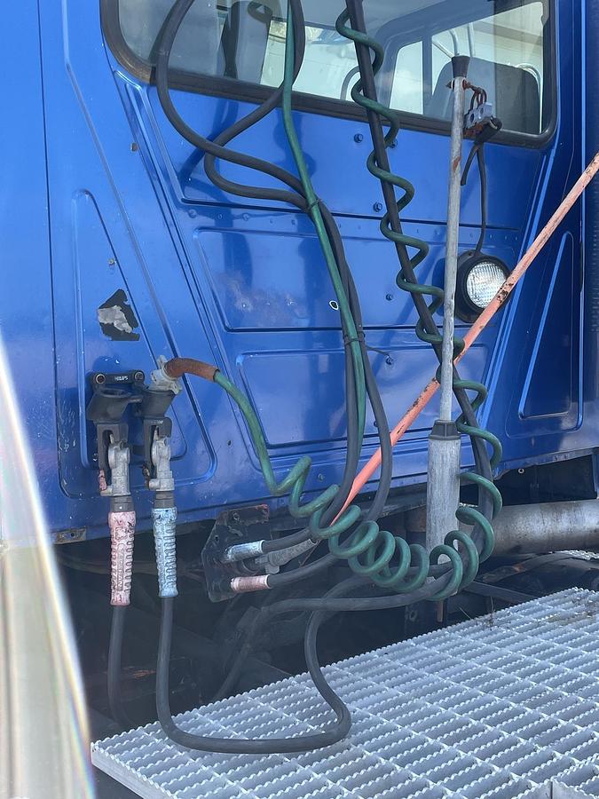 Used 2006 MACK CL733