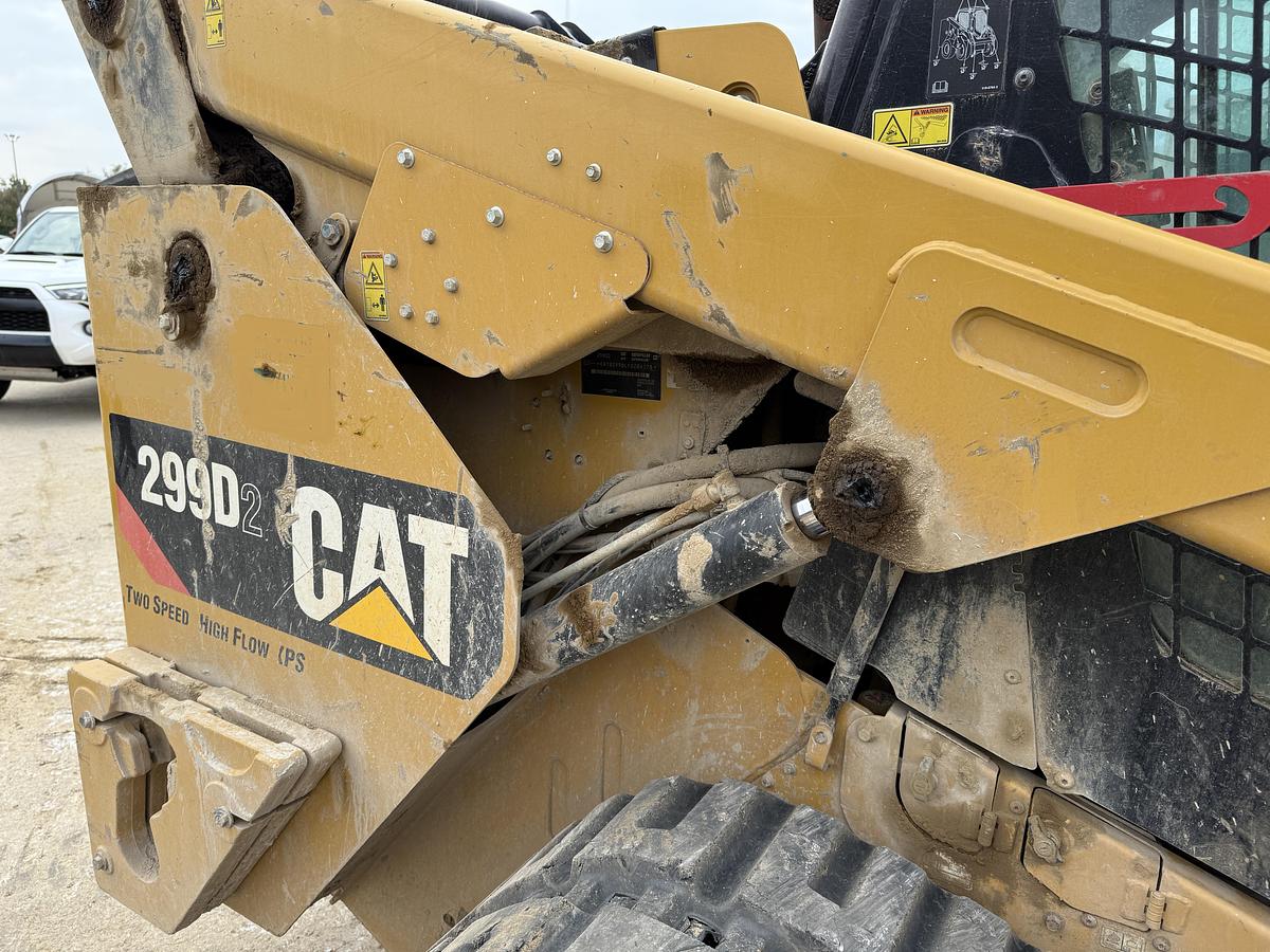 Used 2018 CATERPILLAR 299D2