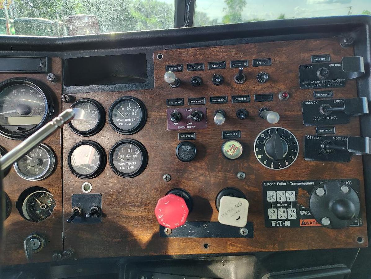 Used 1996 PETERBILT 379