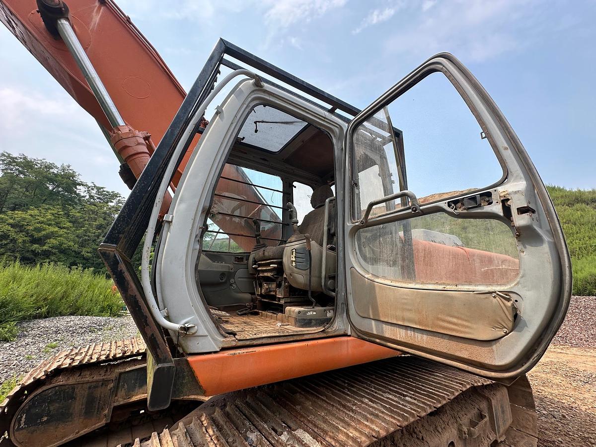 Used 1999 HITACHI EX330 LC-5 Demolition