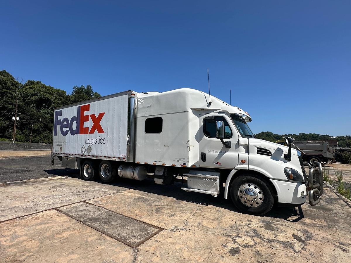 Used 2016 FREIGHTLINER Cascadia 113