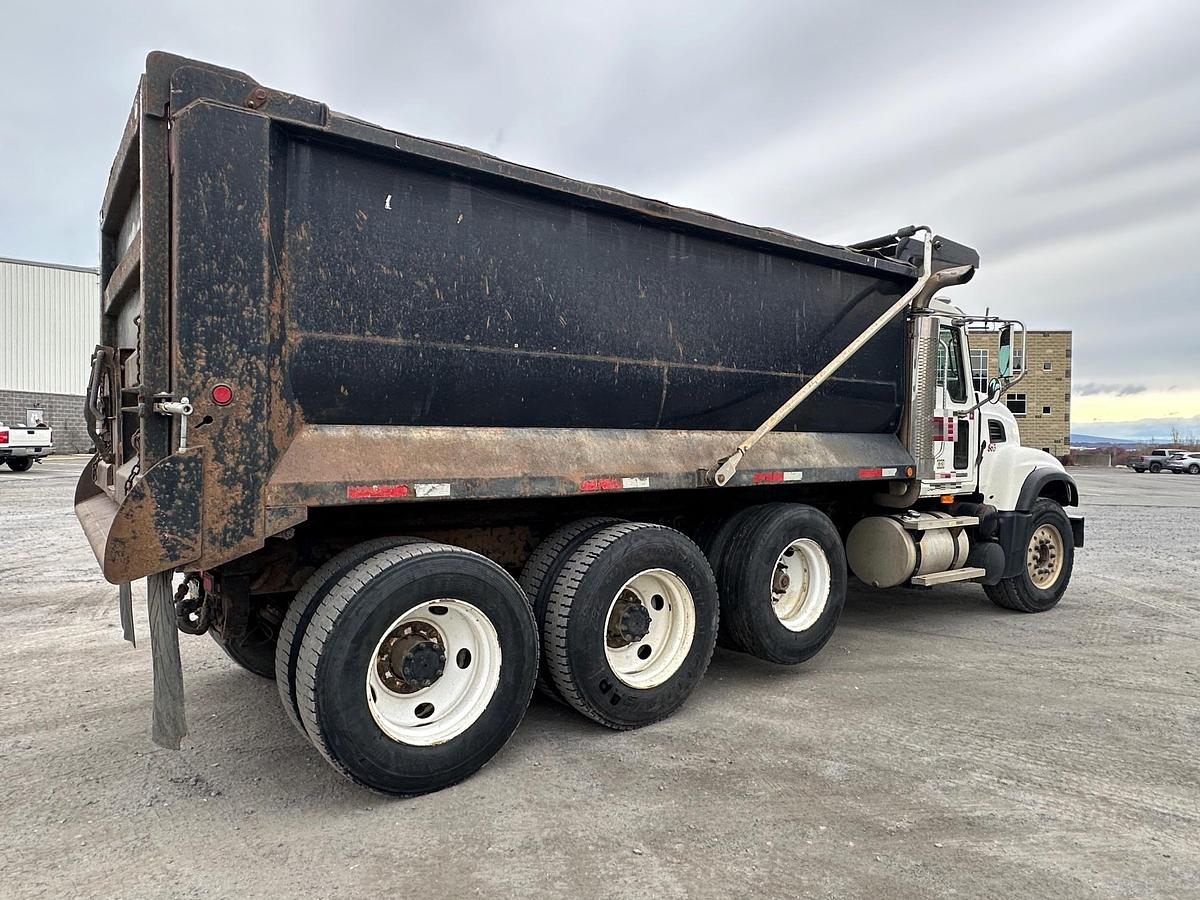 Used 2007 MACK CV713