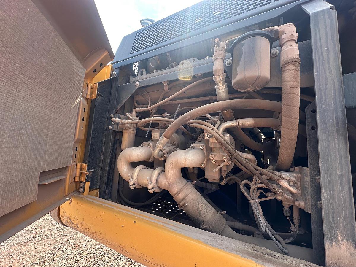 Used 2018 DEERE 380G LC