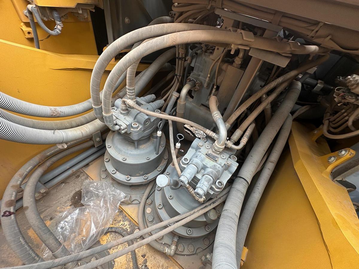 Used 2023 DEERE 670P