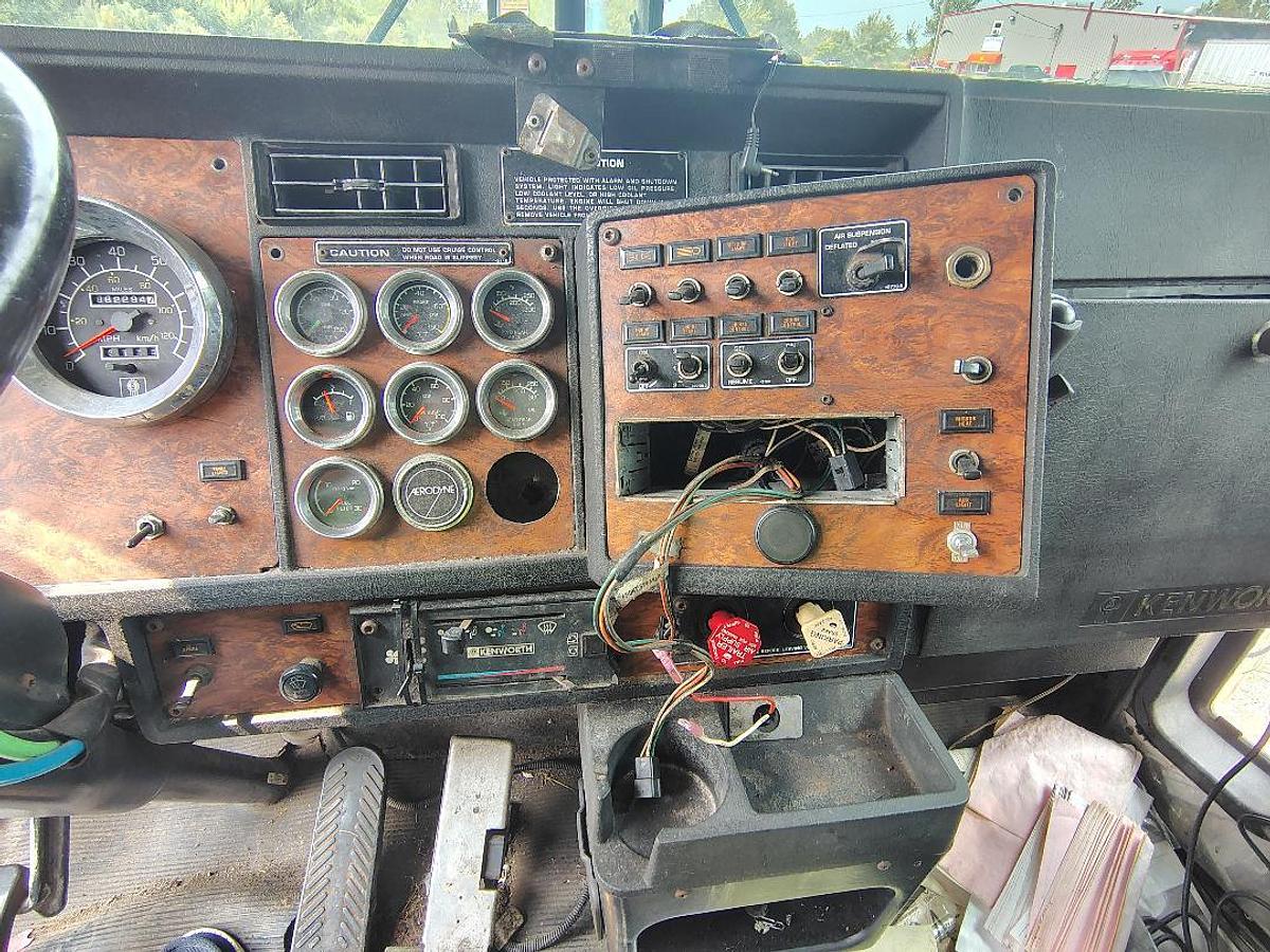 Used 1999 KENWORTH W900L