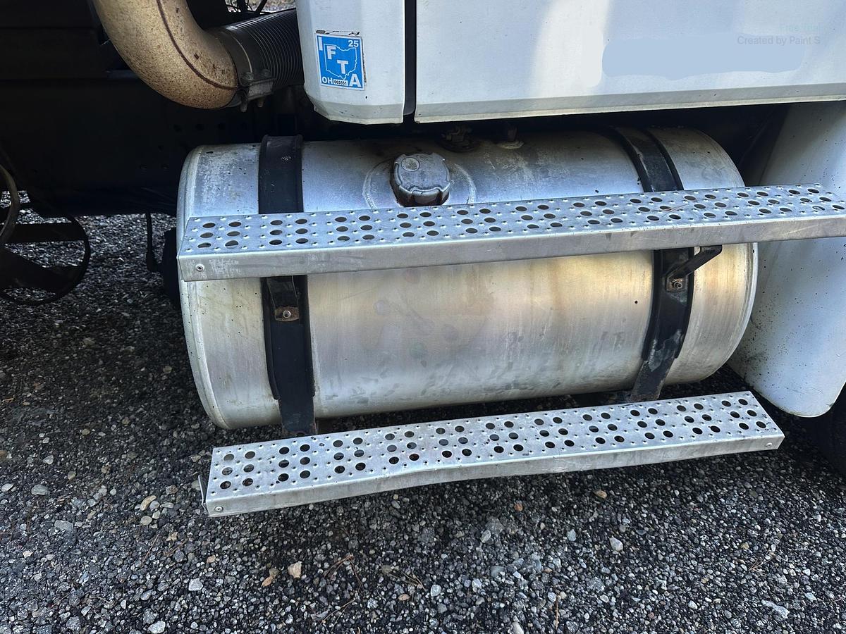 Used 2003 FREIGHTLINER FL112