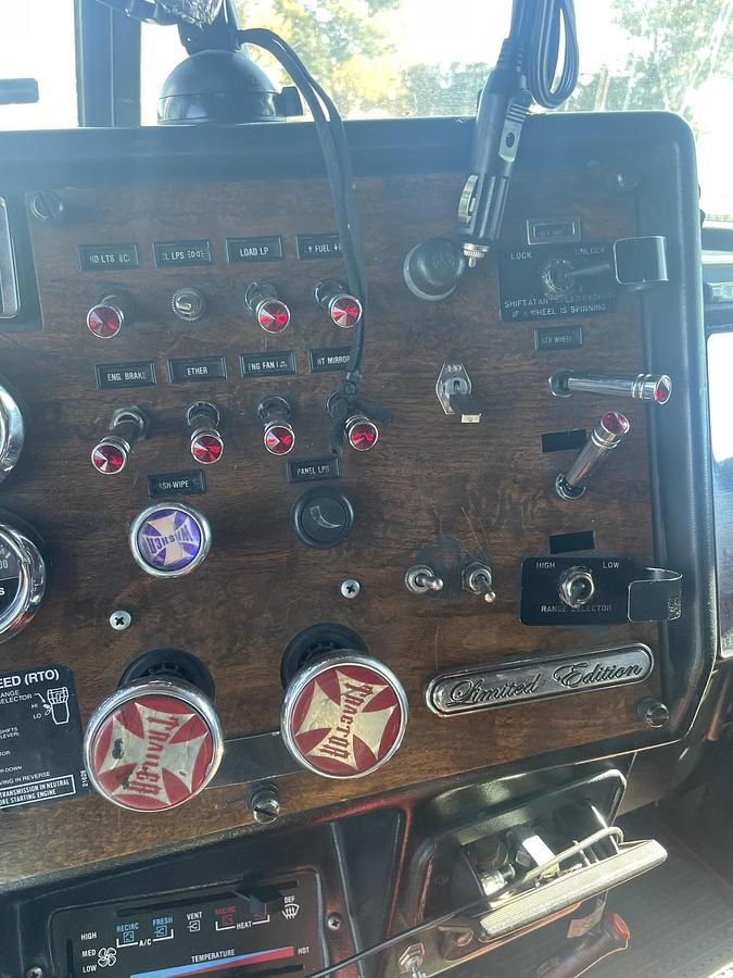 Used 1989 PETERBILT 379