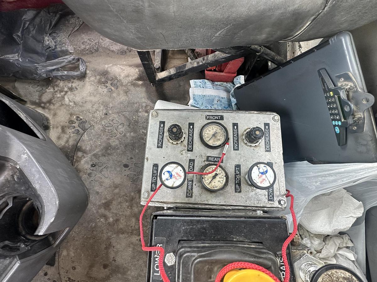 Used 2013 MACK Granite CU713