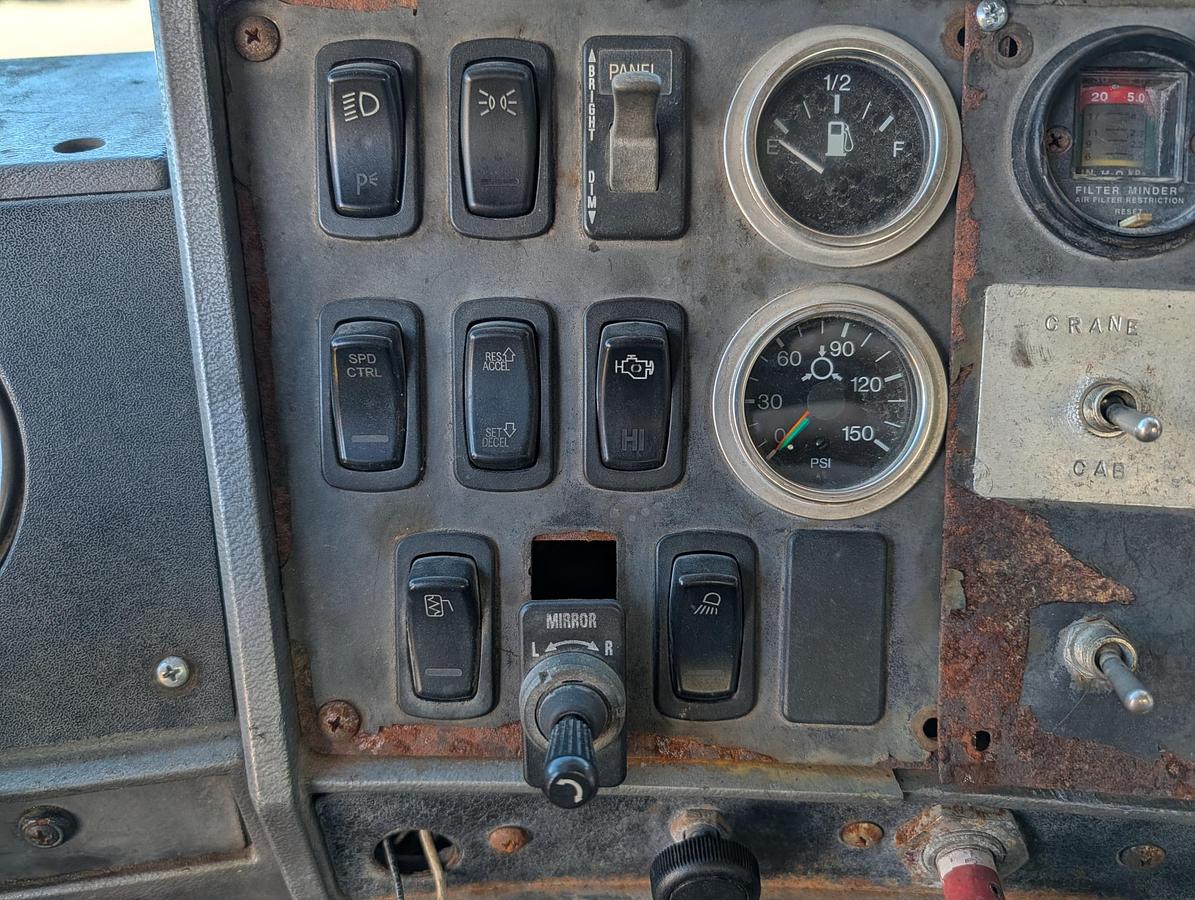 Used 2003 MACK RD688S