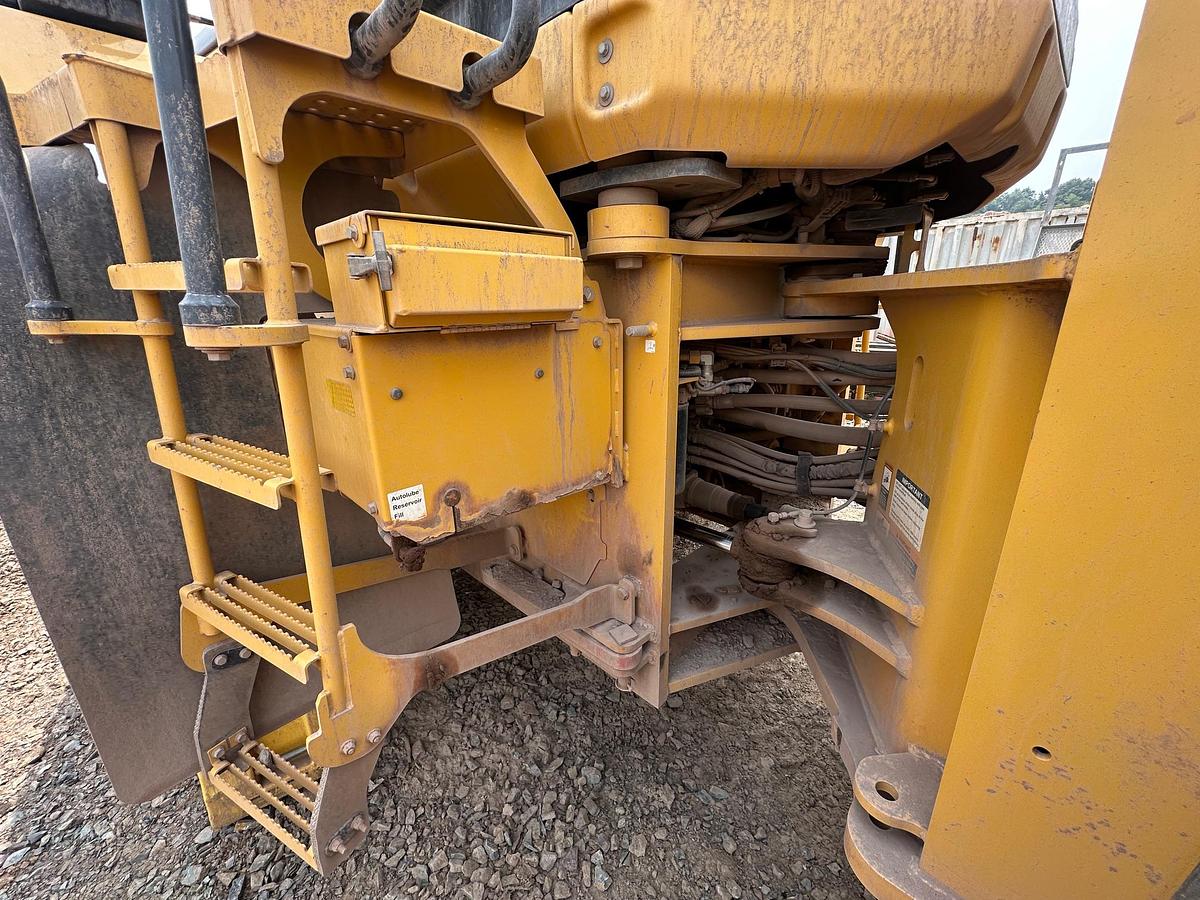 Used 2020 DEERE 744L