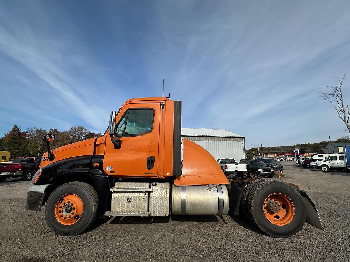 Used 2012 FREIGHTLINER Cascadia 125