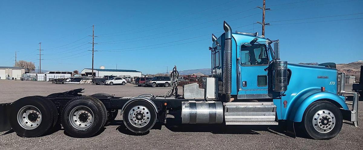 Used 2009 KENWORTH W900
