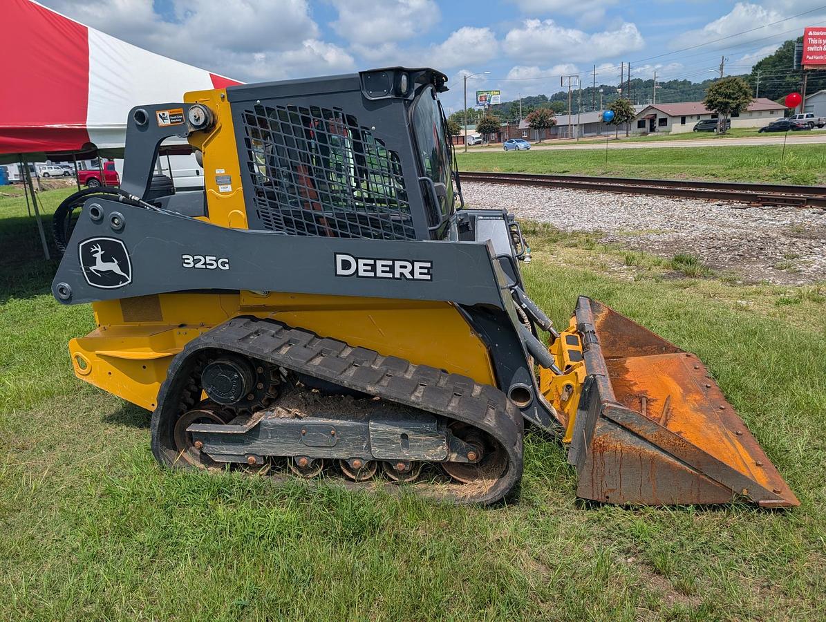 Used 2020 DEERE 325G