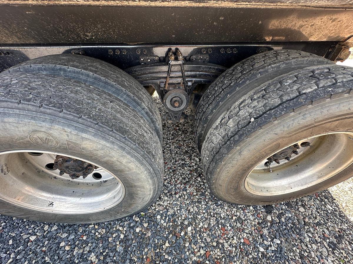 Used 2019 MACK Granite GR64F