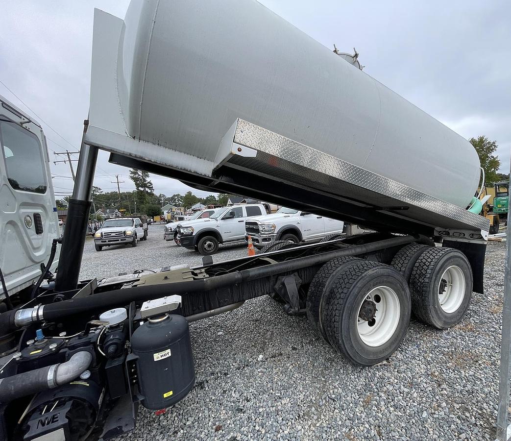 Used 2013 FREIGHTLINER Cascadia Vacuum