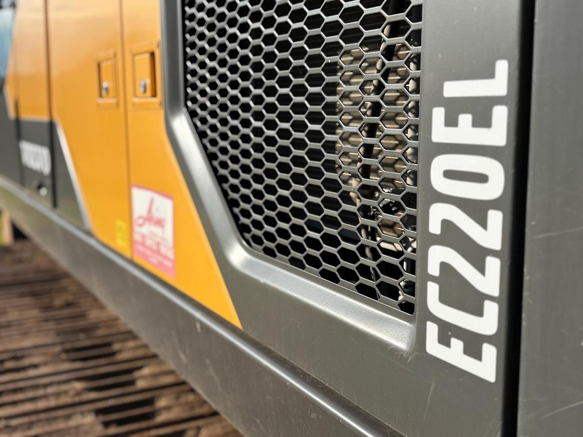 Used 2019 VOLVO EC220EL