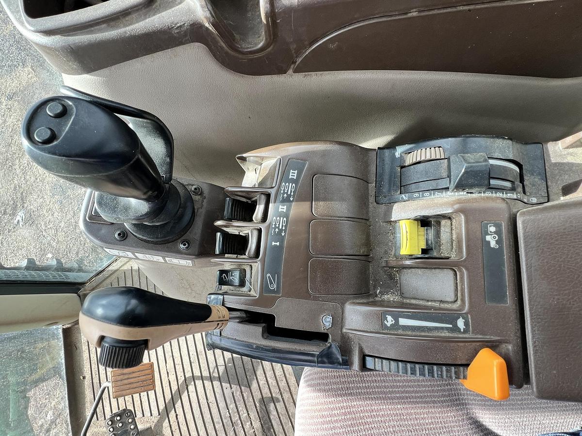 Used 2006 JOHN DEERE 7520