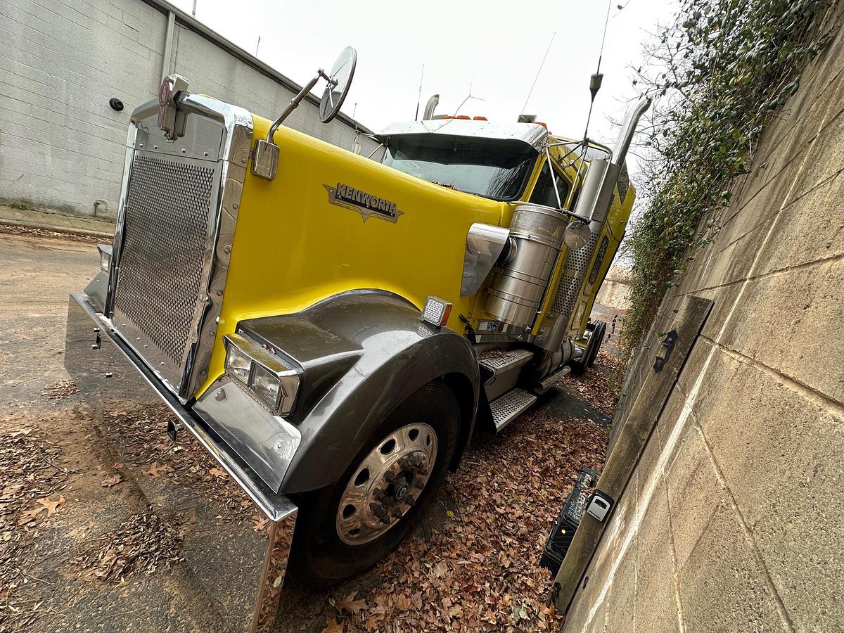 Used 2001 KENWORTH W900 AeroCab