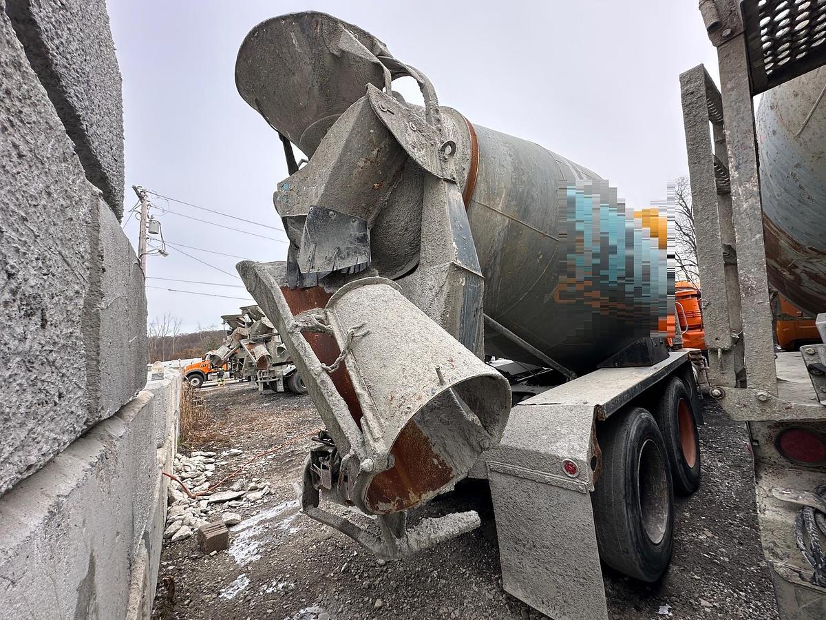 Used 2001 MACK DM690S