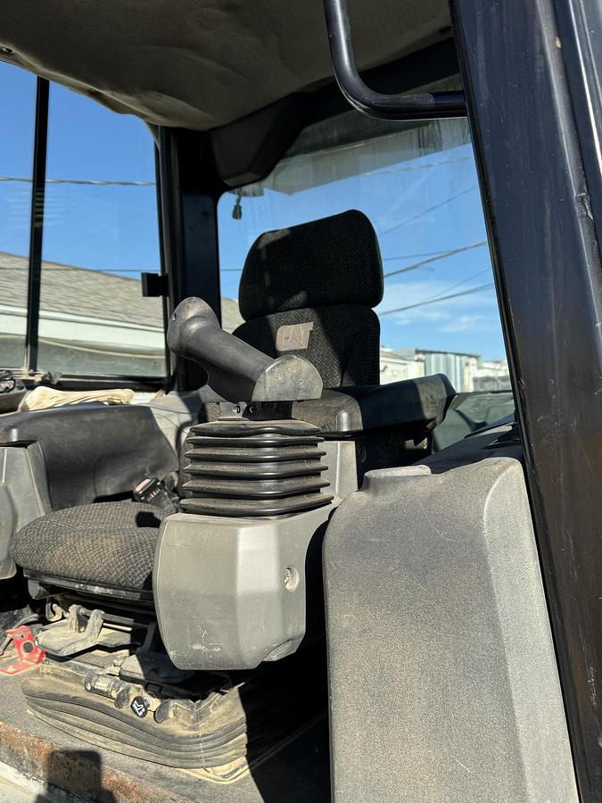 Used 2012 CATERPILLAR D5K2 LGP