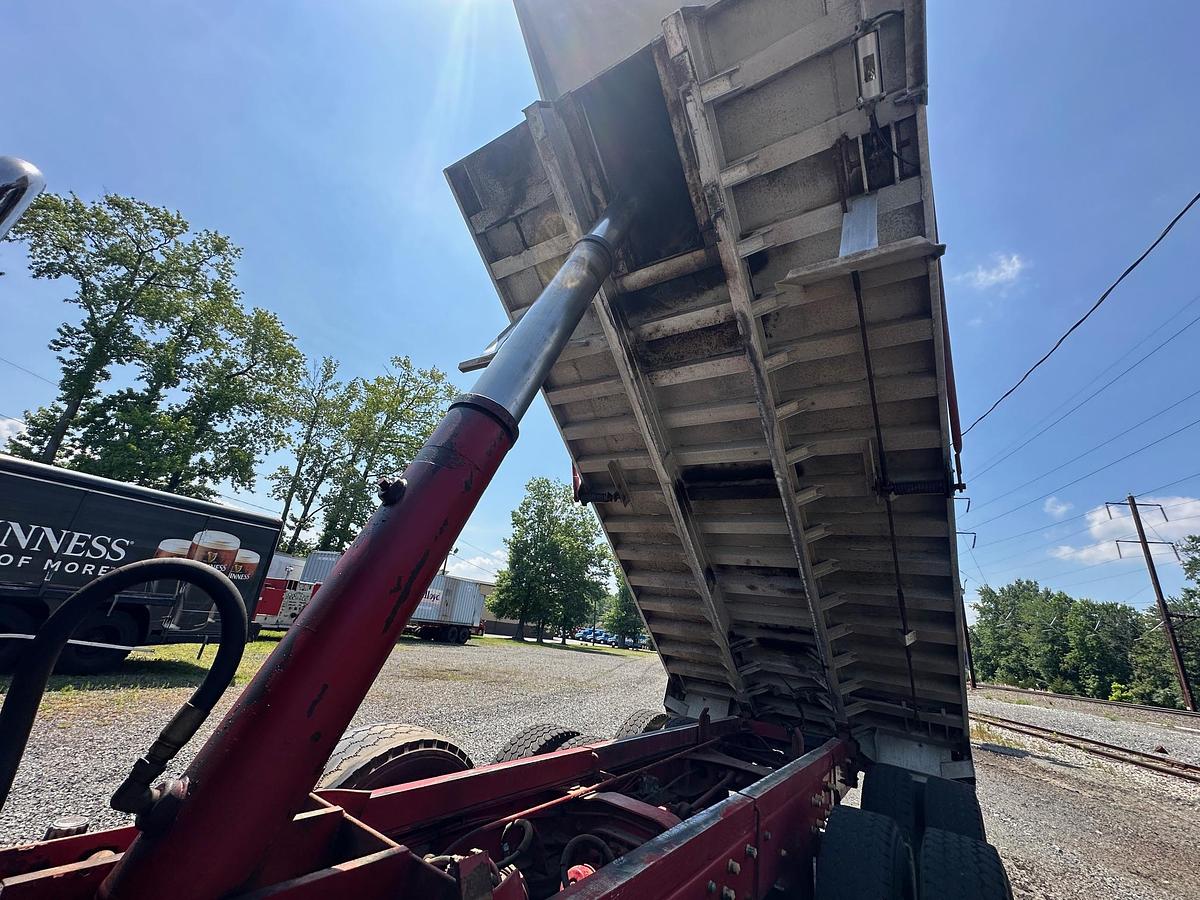 Used 1997 MACK RD688S