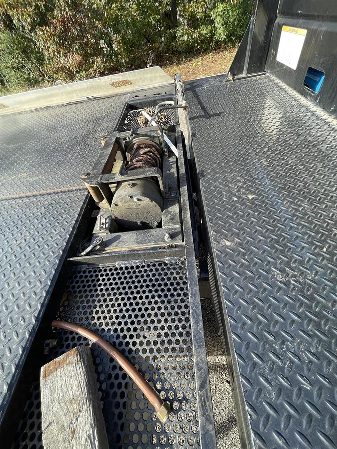 Used 2005 FREIGHTLINER FL70