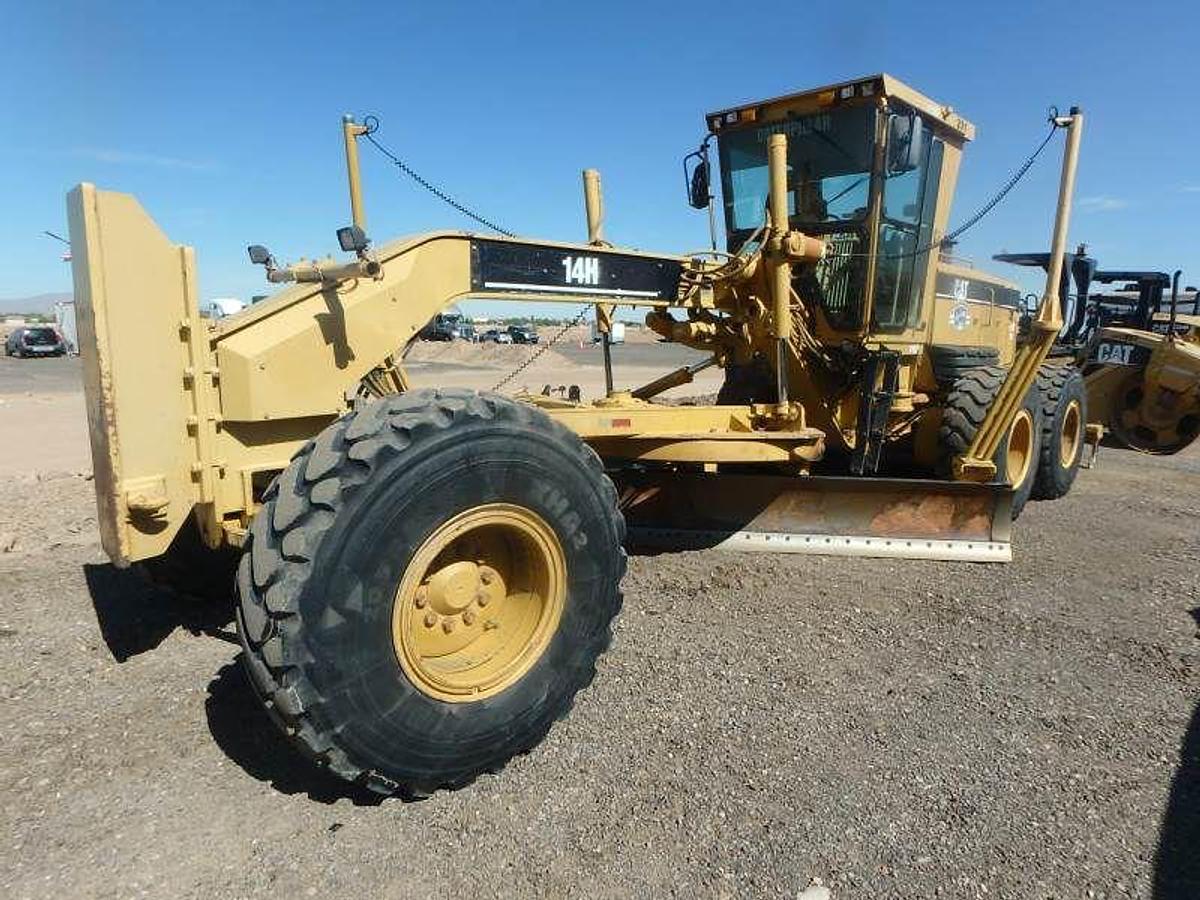 Used 2006 CATERPILLAR 14H