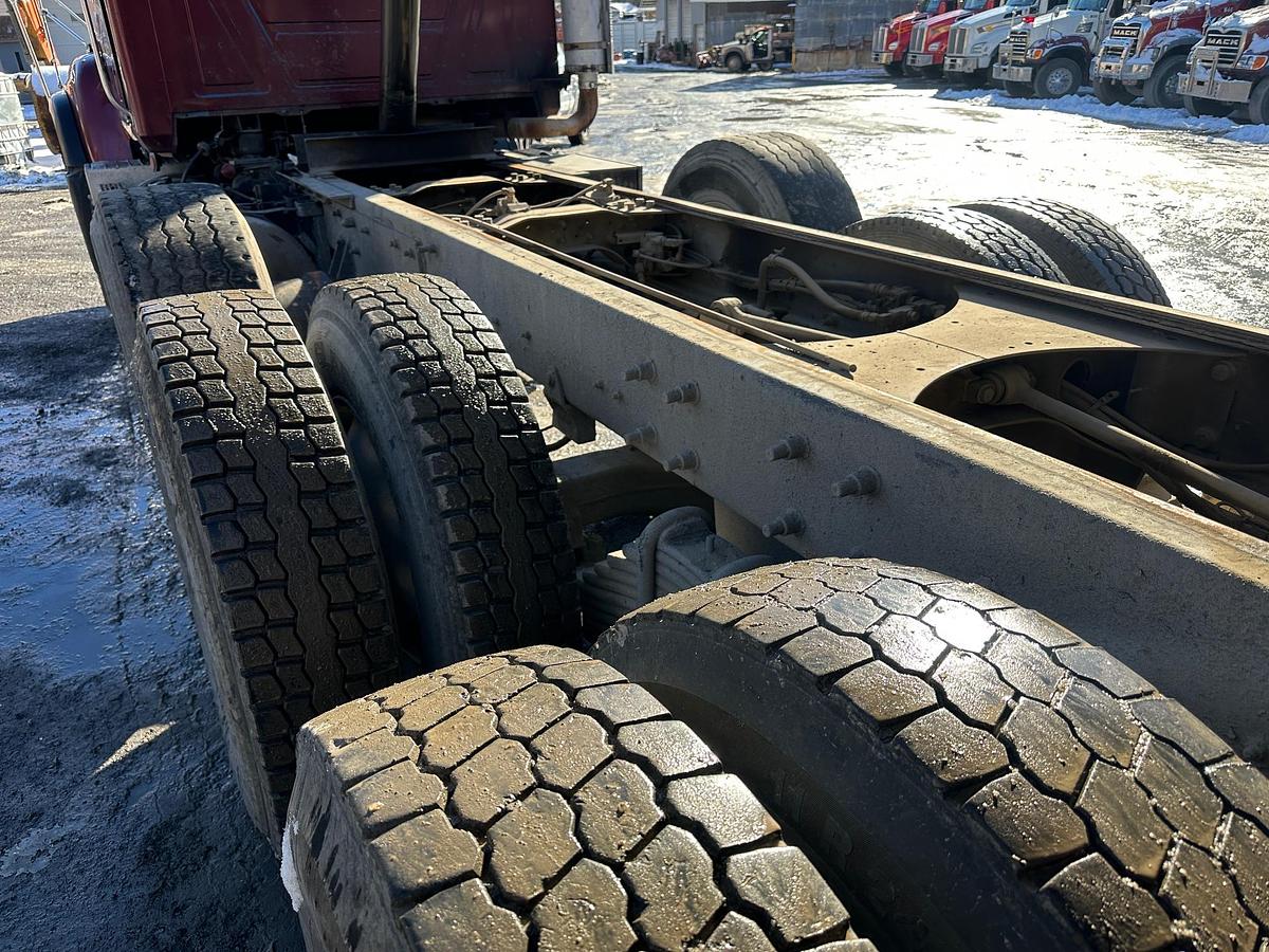 Used 2005 MACK CV713