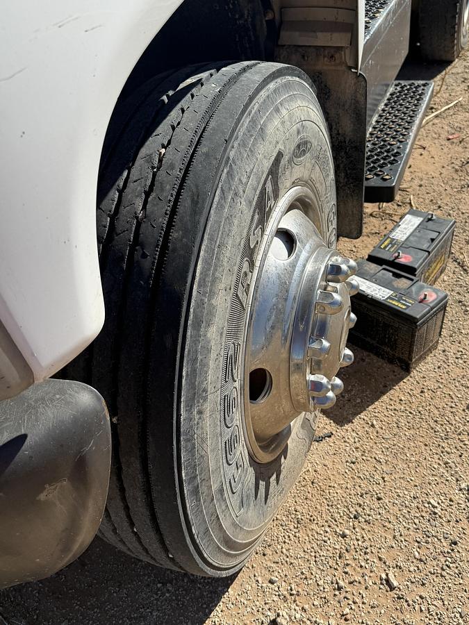 Used 2004 CHEVROLET C8500