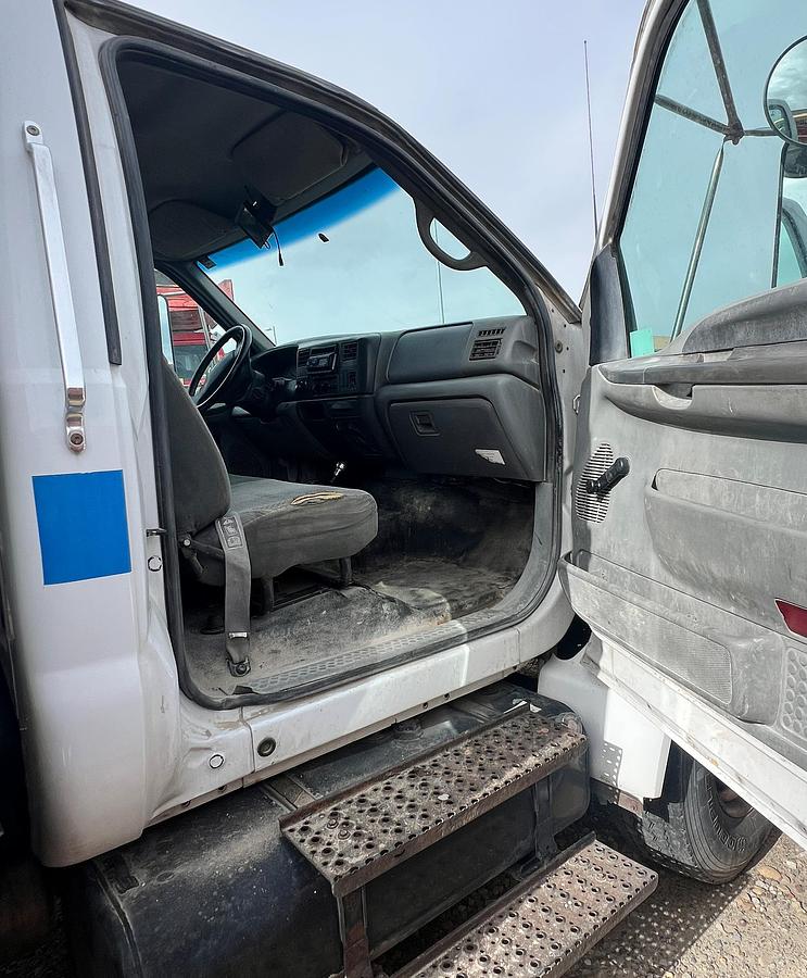 Used 2004 FORD F650 SD