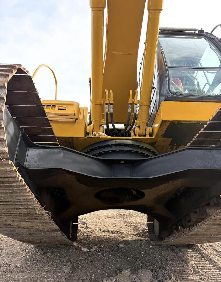 Used 2005 DEERE 200C-LC