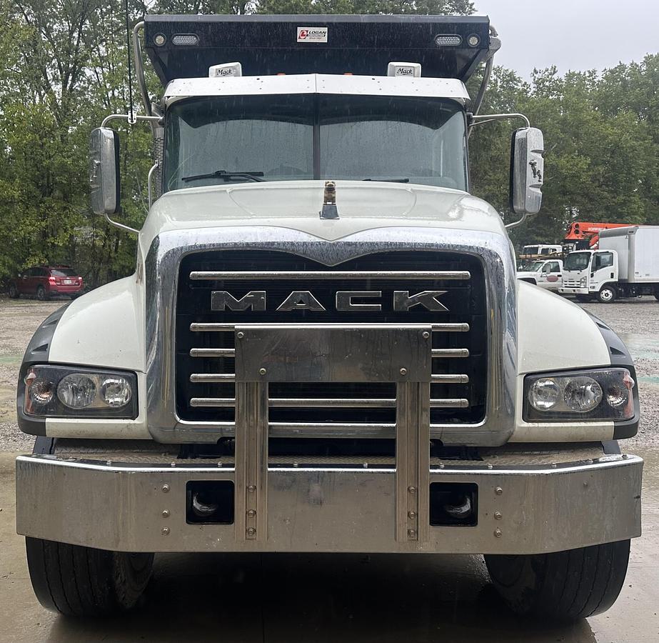 Used 2018 MACK Granite GU713