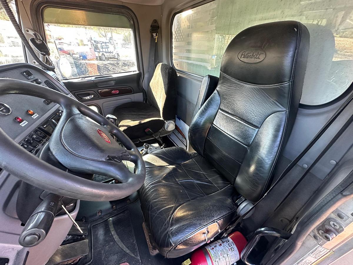 Used 2016 PETERBILT 365